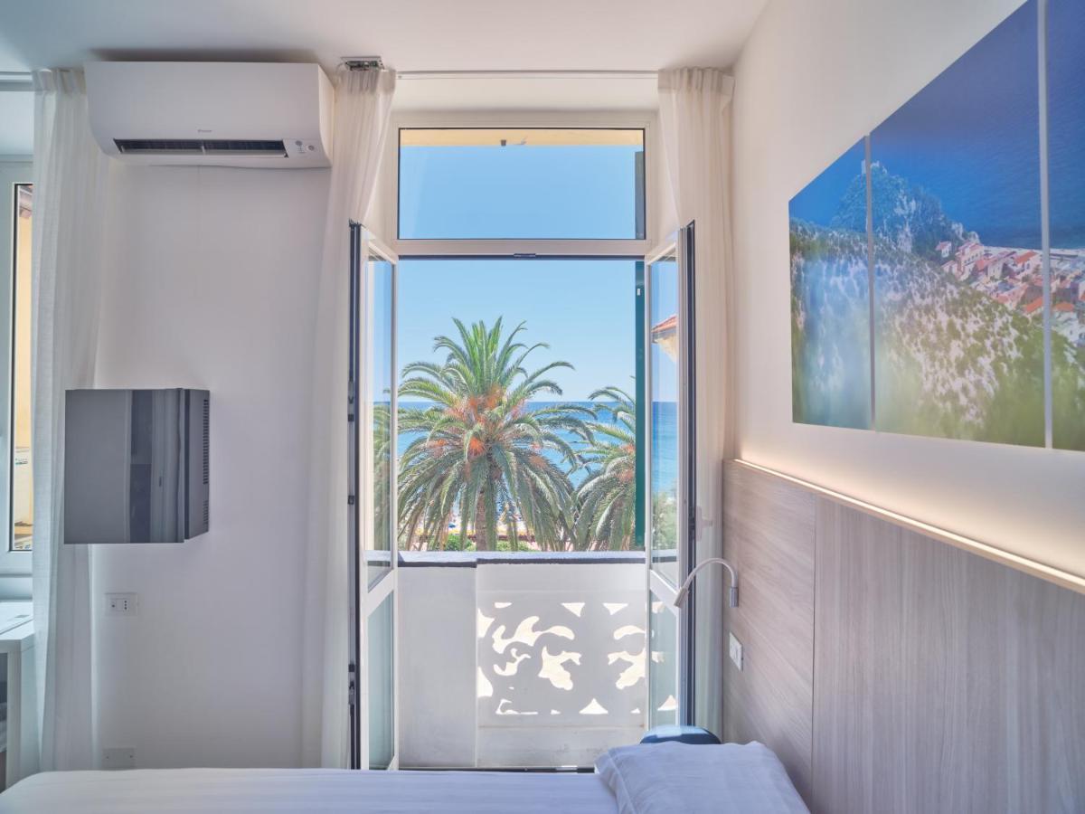 Double or Twin Room Extra Bed Sea View