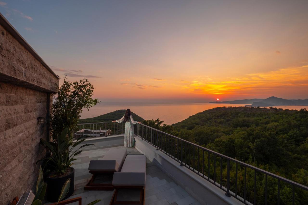 Zimmer mit Verbindungstür, Terrasse und Meerblick