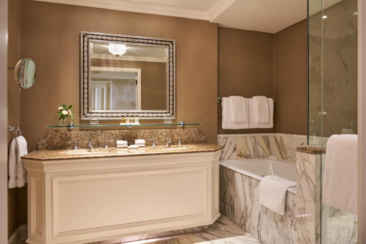 Junior King Suite with Sofa Bed,1274314774:JPEG