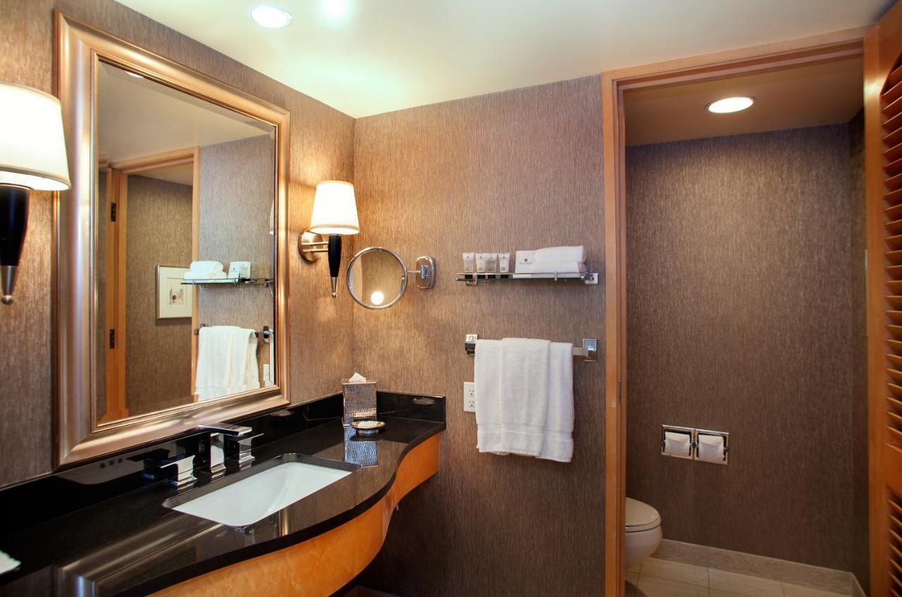 Deluxe Double Room with Two Double Beds,1070721622:JPEG