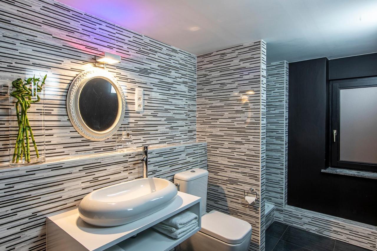 Deluxe Suite with Spa Bath,1062855634:JPEG