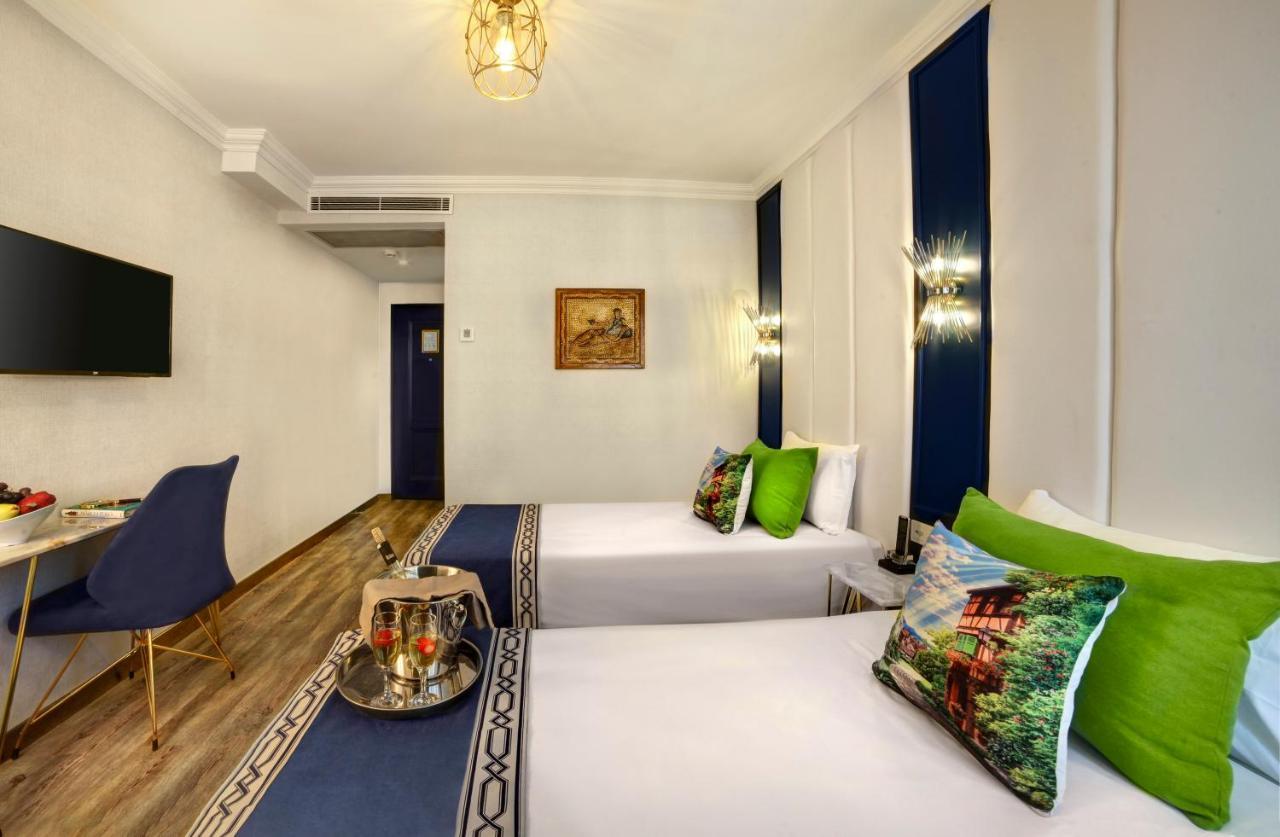 Deluxe Double Room with Balcony and Sea View,1075151686:JPEG