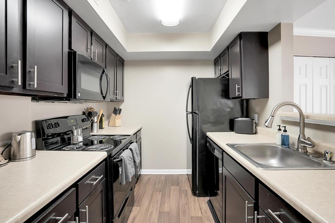 Two-Bedroom Apartment (Self Check-in with Virtual Front Desk)