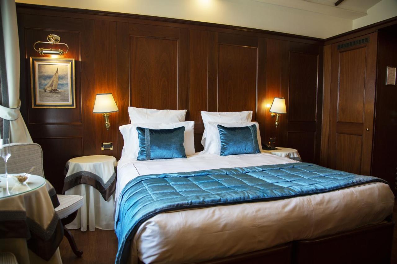 Deluxe Double Room with Lagoon View,1075714033:JPEG