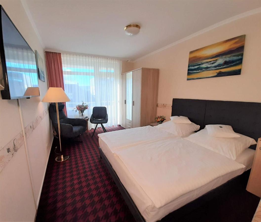 Small Double Room,1076014303:JPEG