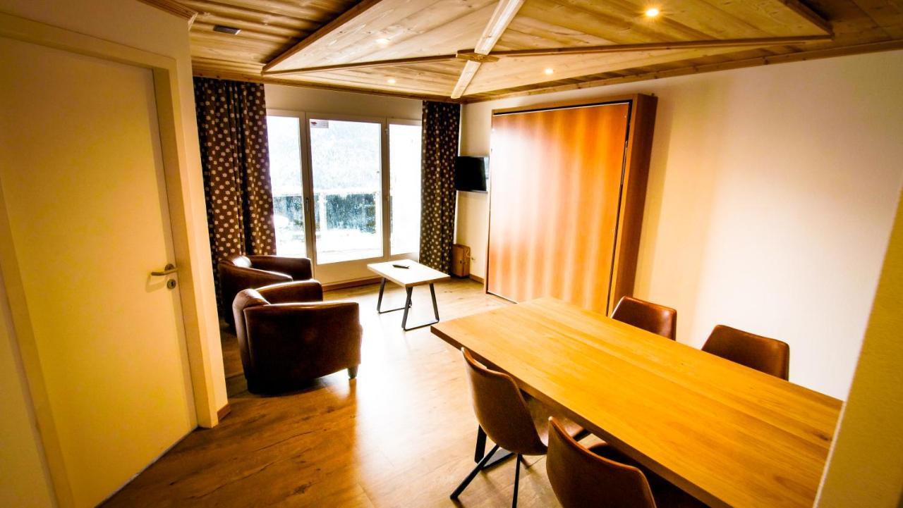 One-Bedroom Apartment - Annex