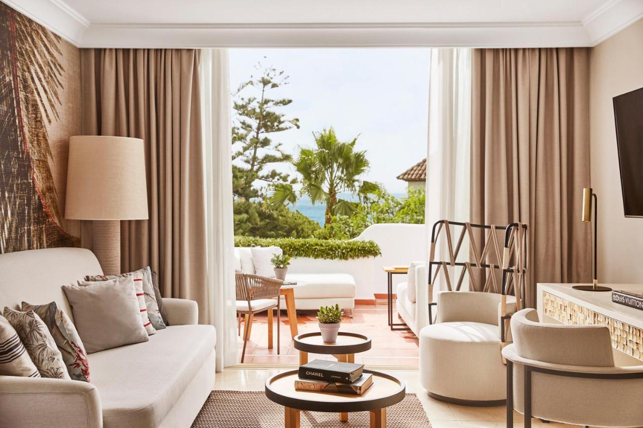 Deluxe Junior Double Suite Partial Sea View