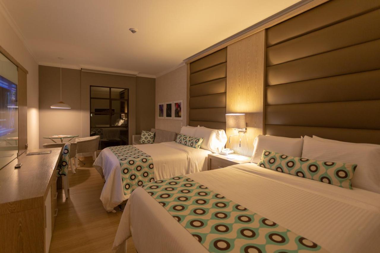 Quarto com 2 Camas de Solteiro