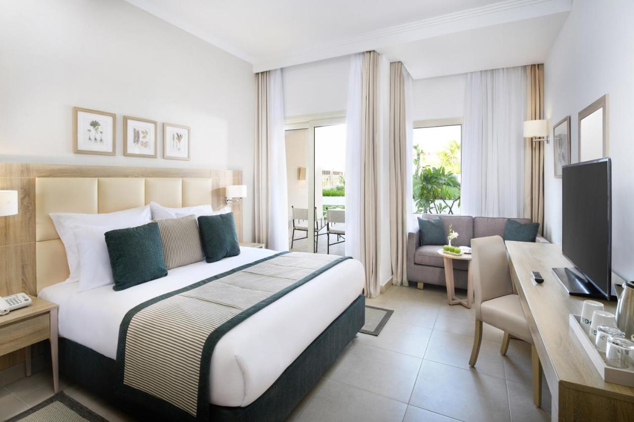 Superior Queen or Twin Bed Garden View