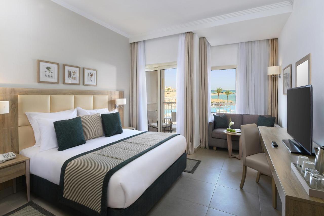 Superior Queen or Twin Bed Sea View