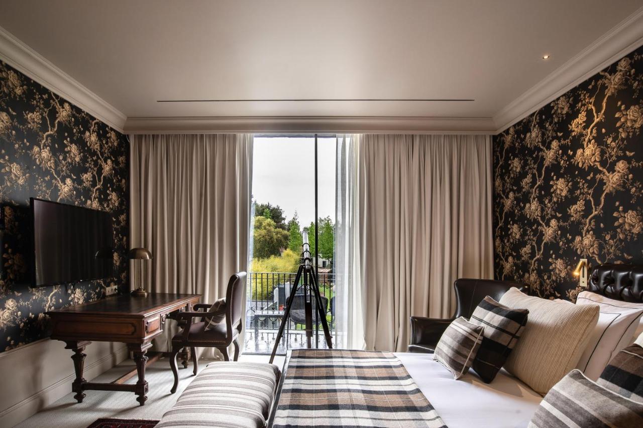 Deluxe River View Room