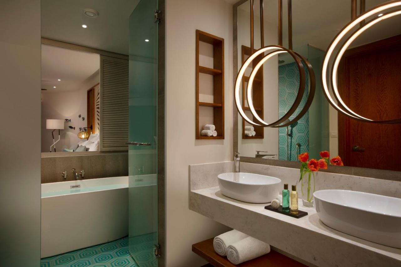 Junior Suite Tropical View King,1528142521:JPEG