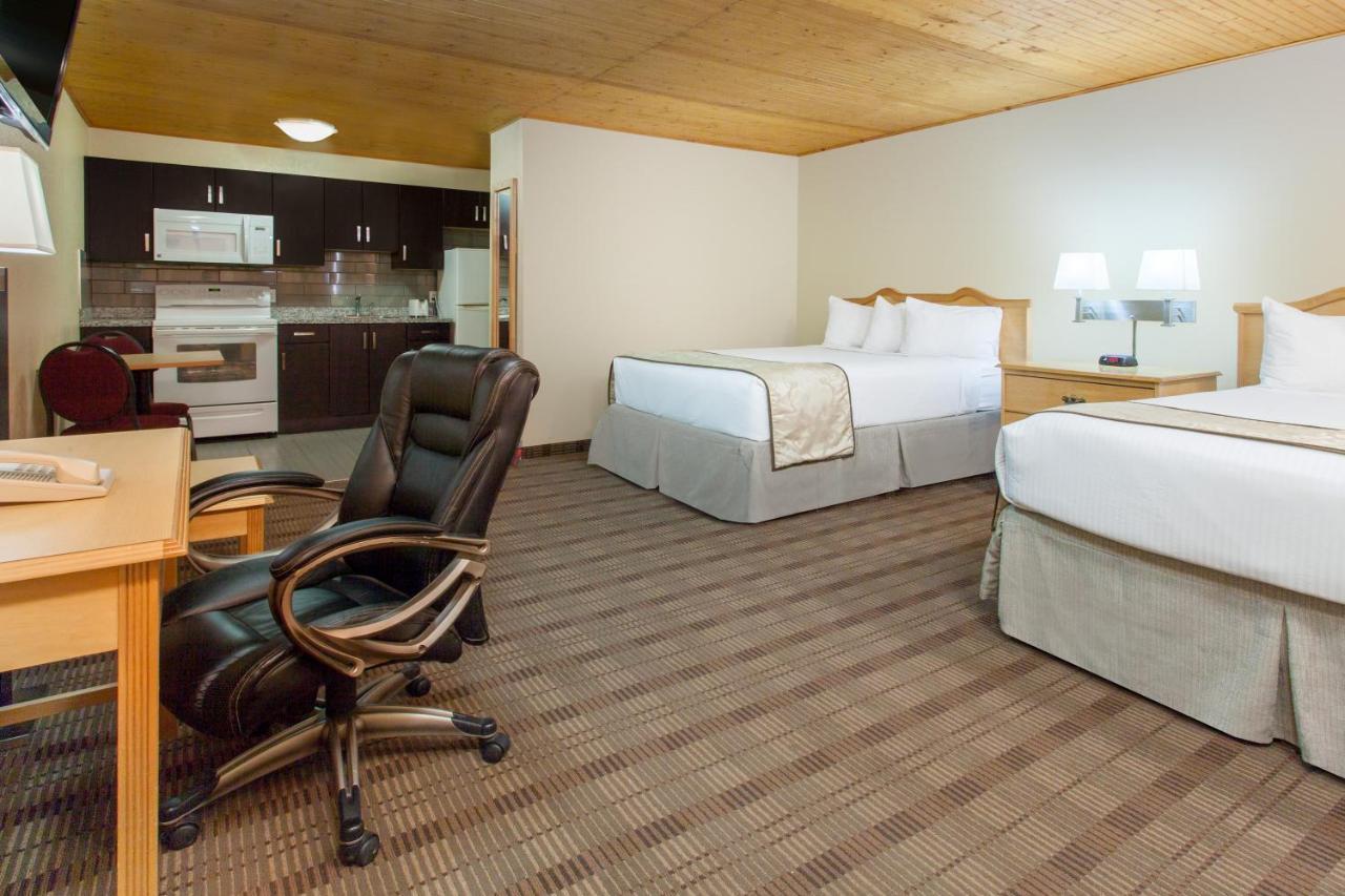 Efficiency Queen Room with Two Queen Beds - Non Smoking