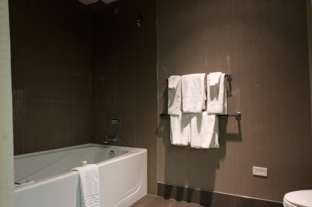Junior Suite,112824150:JPEG