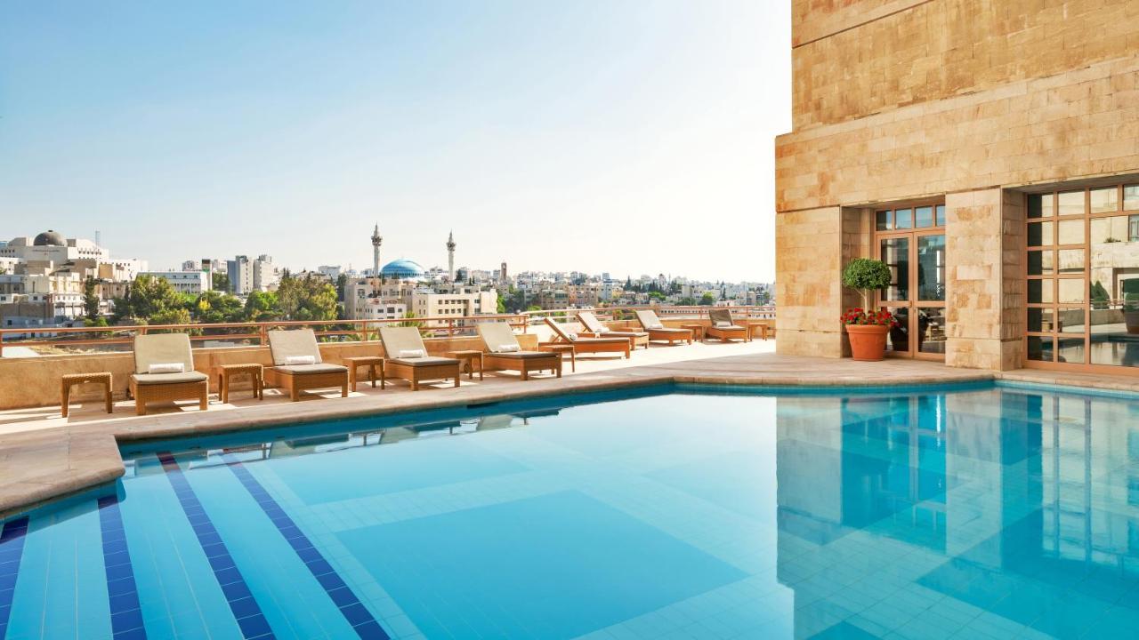 Deluxe King Room Poolside Access