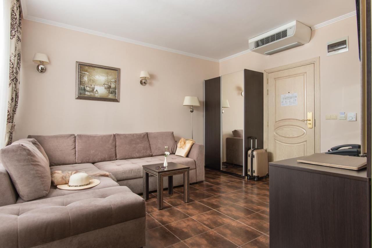 One-Bedroom Suite