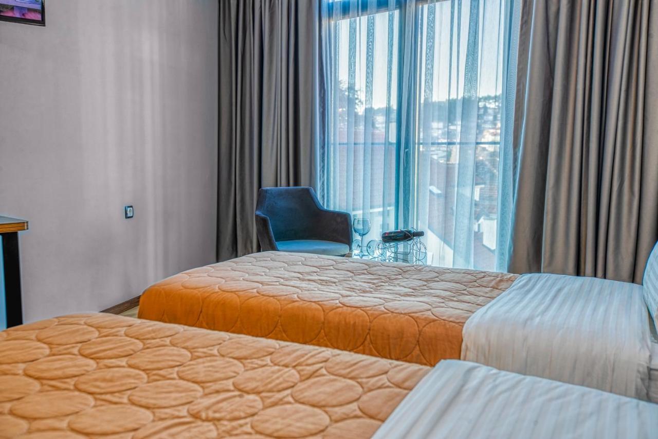 Quarto com Cama de Casal ou 2 de Solteiro e Vista da Cidade