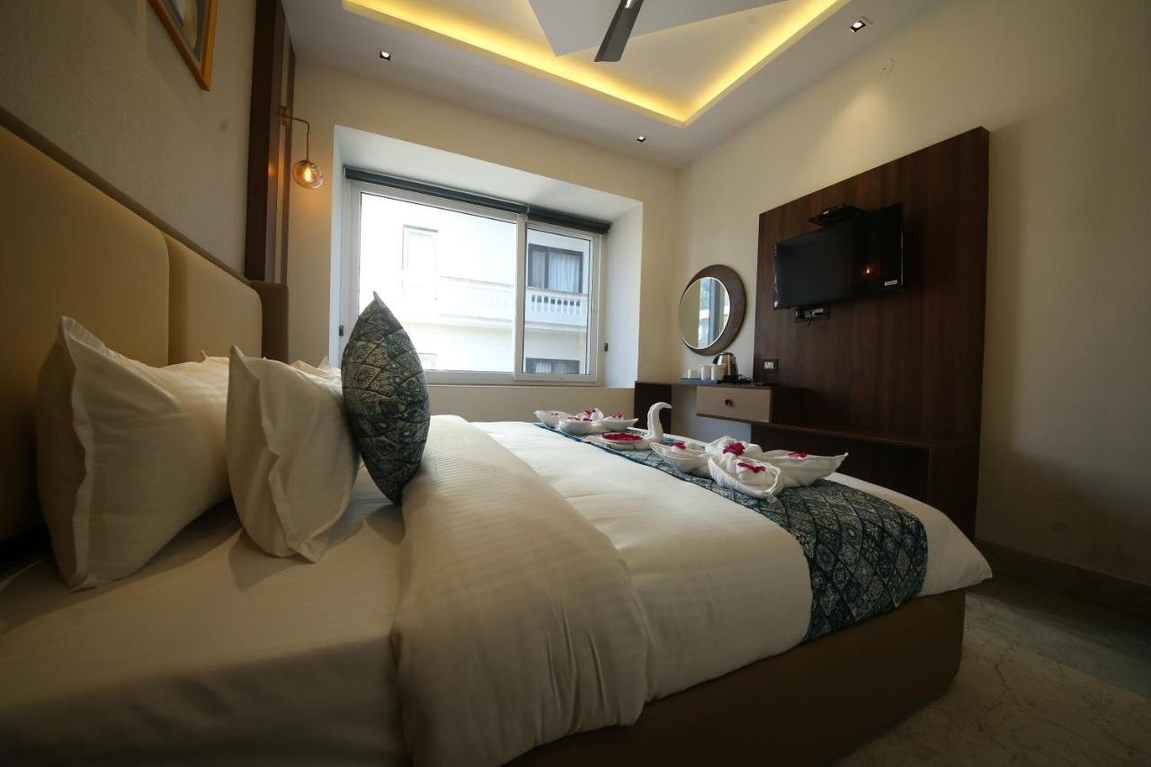 Studio with Sofa Bed