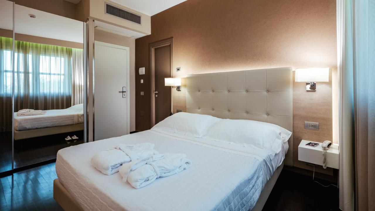 Superior Double or Twin Room,1197194647:JPEG