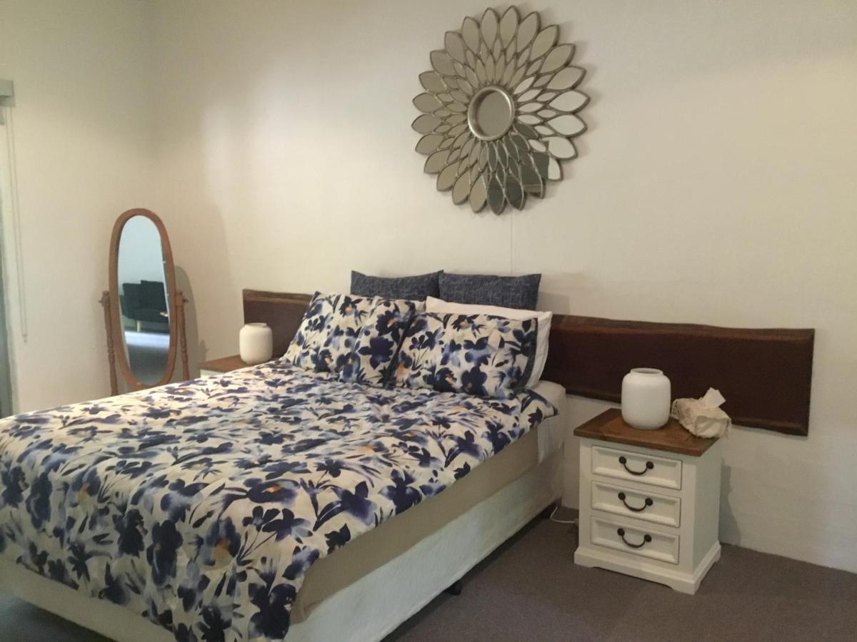 Deluxe Double Room Shower