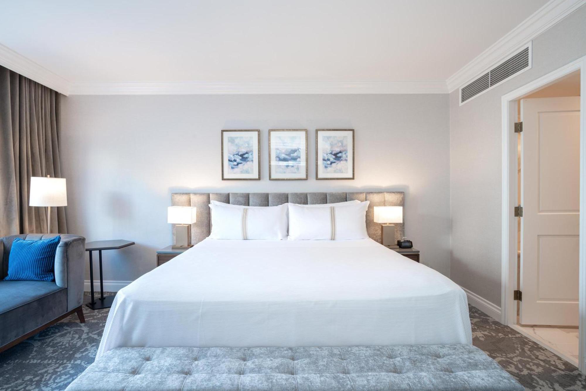 Grand Suite 1 King Bed Sofa Bed Wet Bar,1212568954:JPEG