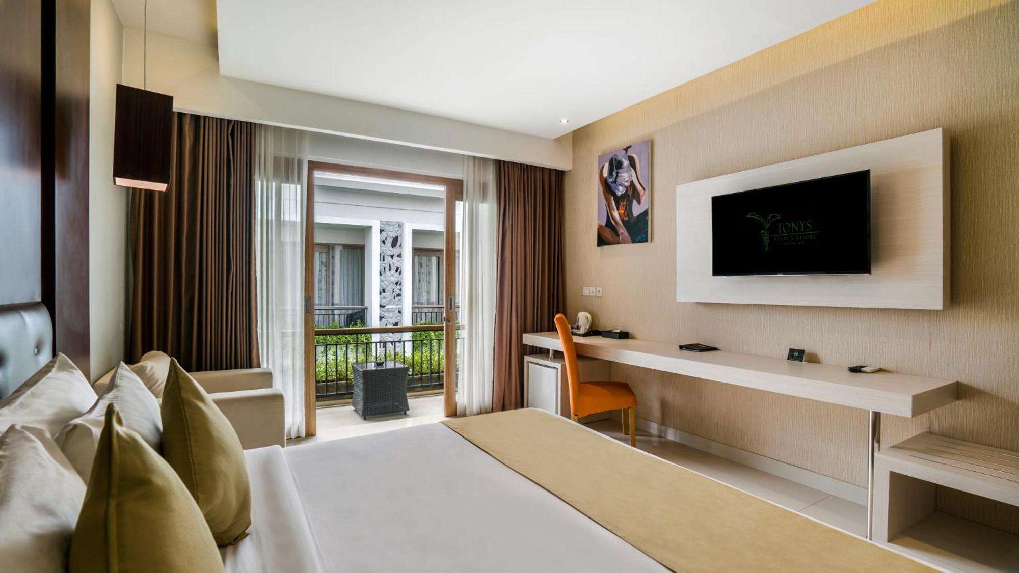 Deluxe Double or Twin Room with Pool View