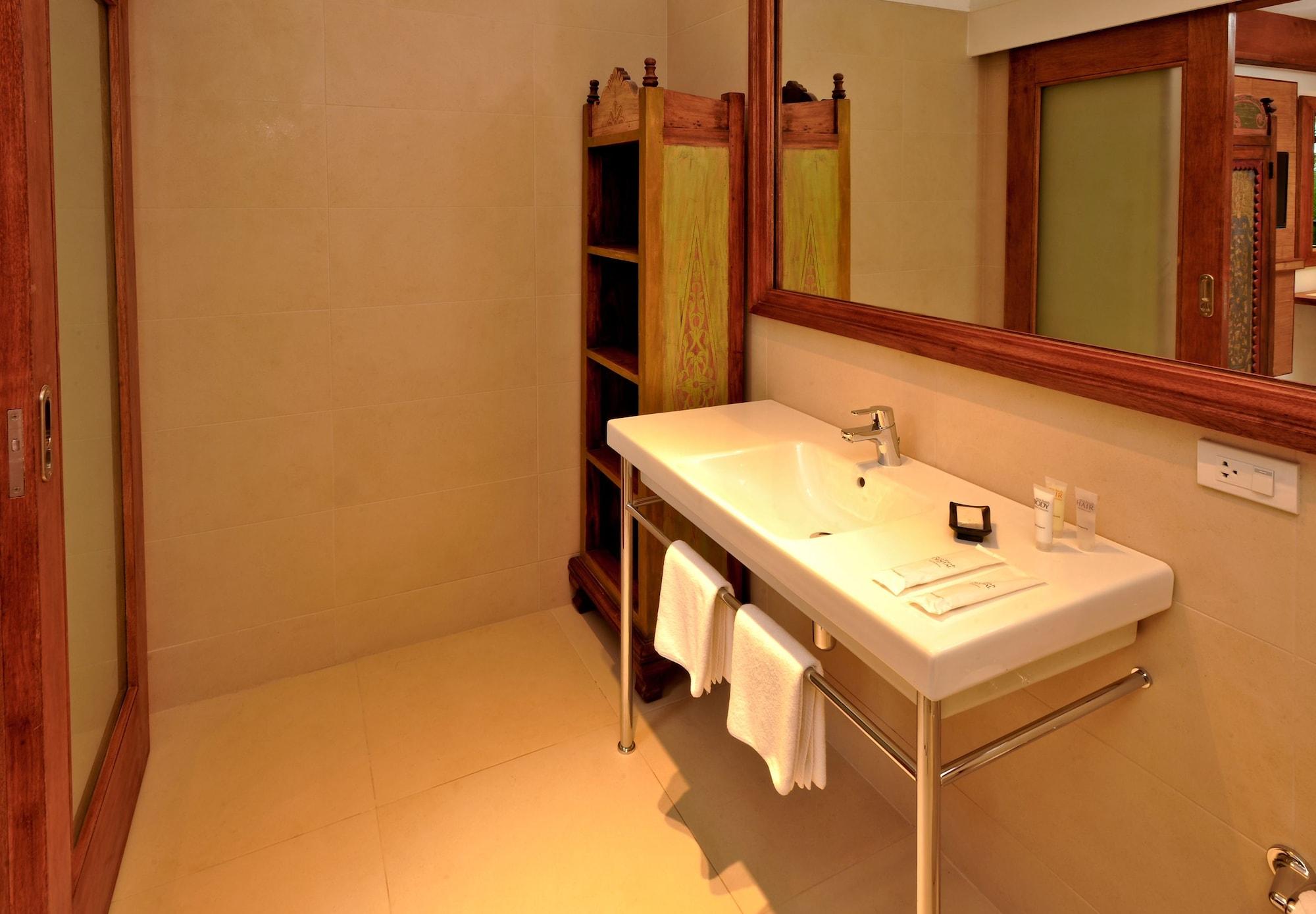 Quarto Deluxe ao Lado da Piscina com Varanda Privativa