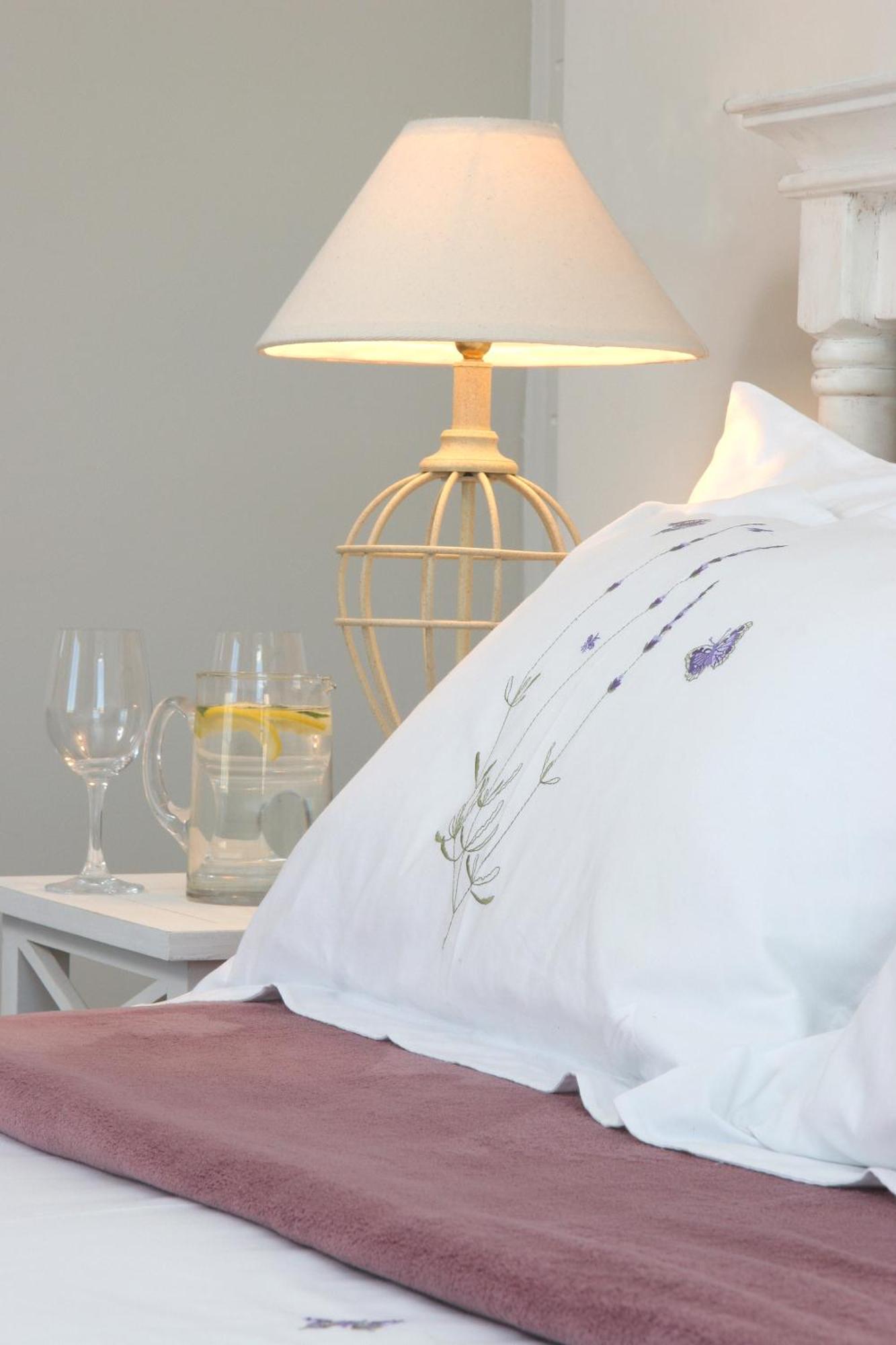 Luxury Queen Room,1374191105:JPEG