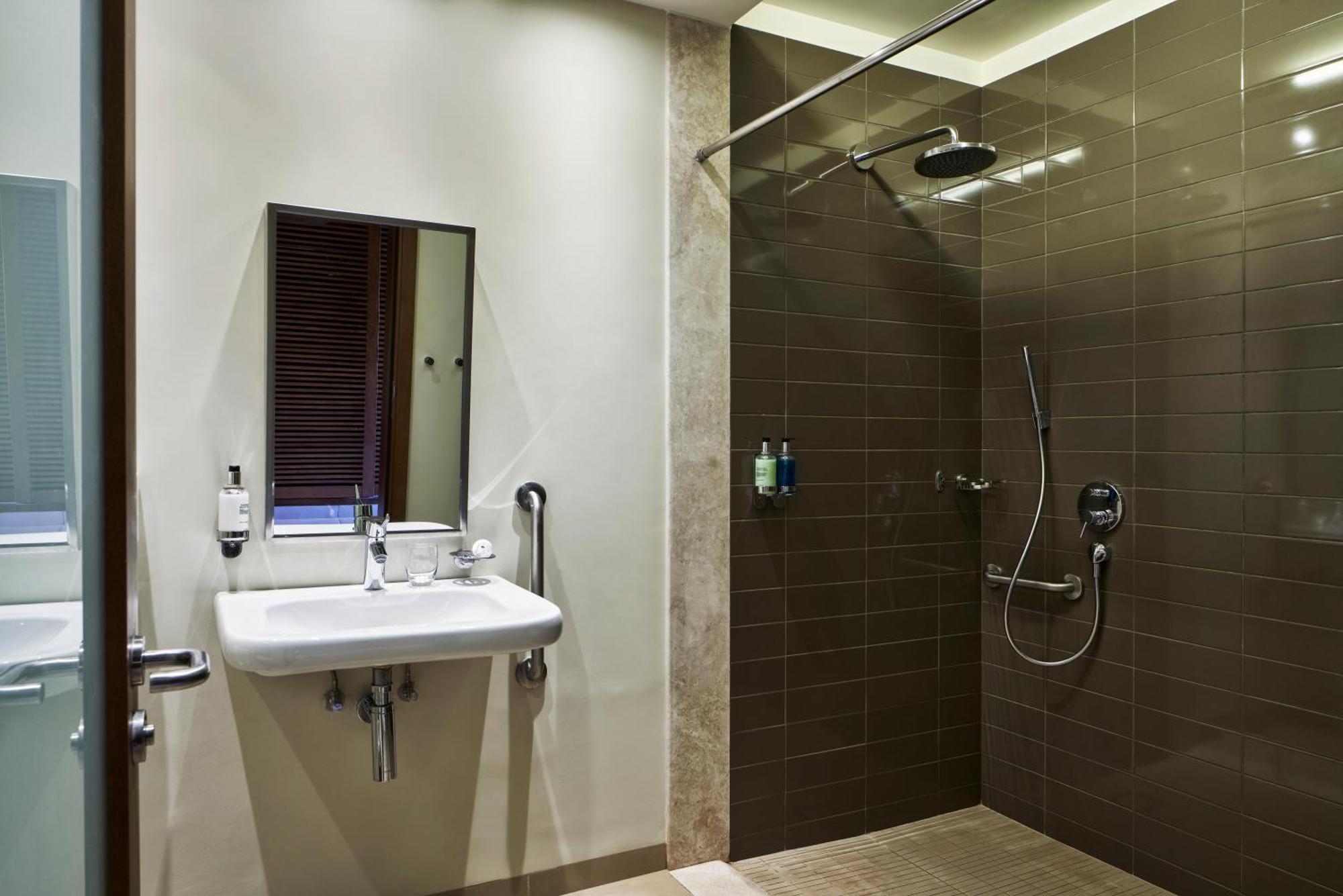 Deluxe Room for special needs Twin beds With Aqua Park Entrance