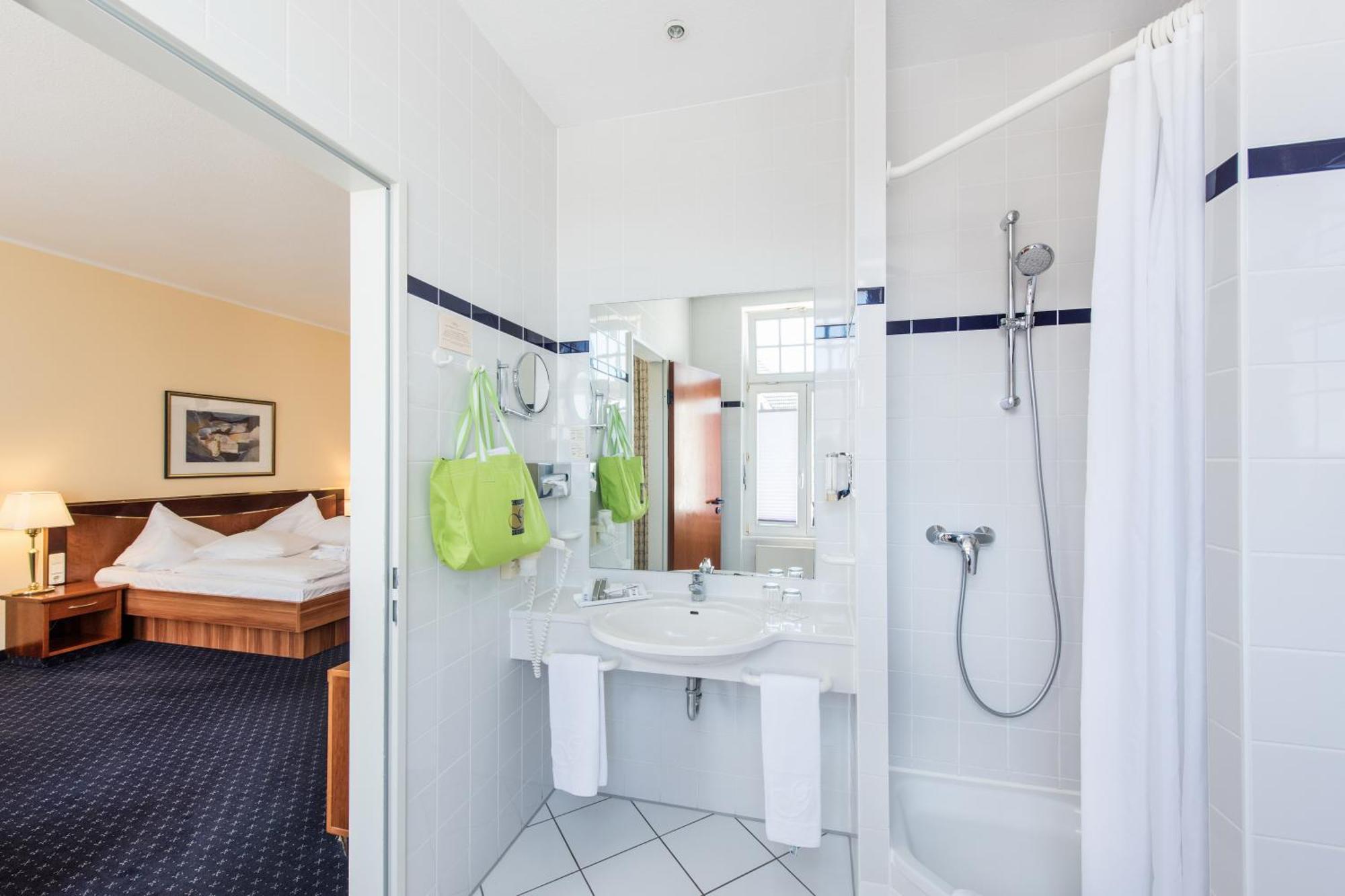 Deluxe Double Room,1228444043:JPEG