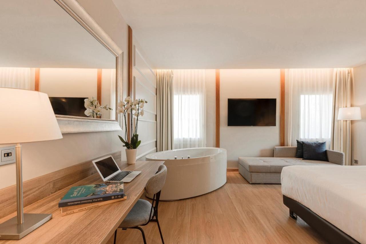 Quarto King com Banheira de Hidromassagem
