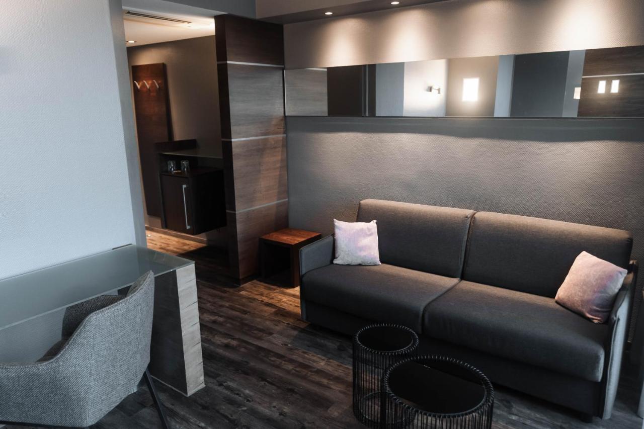 Standard Suite,1247584927:JPEG