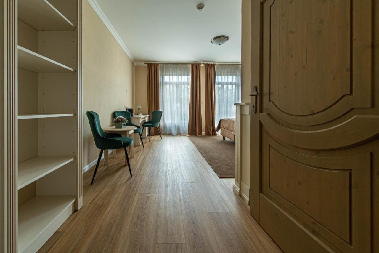 Superior Double Room with Extra Bed,1255527685:JPEG