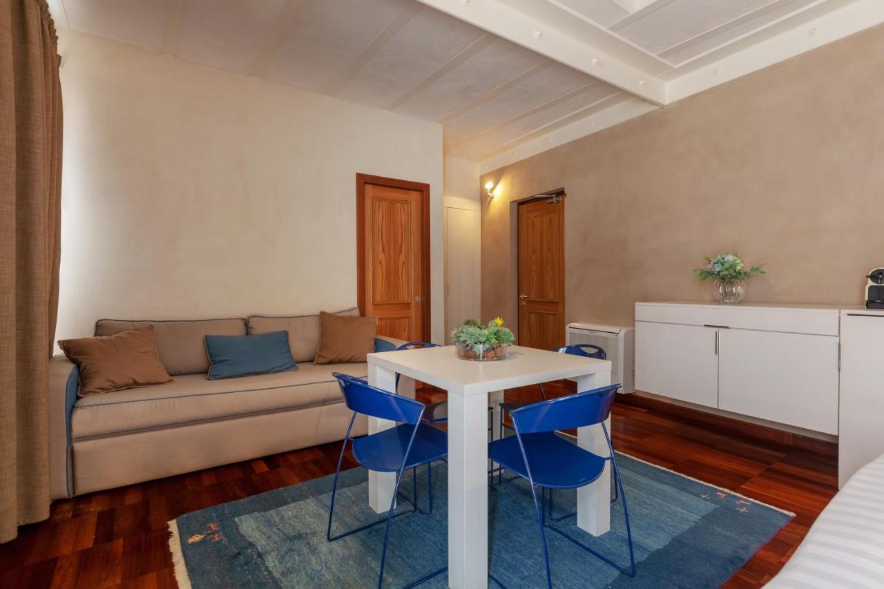 Family Standard Studio,1260572245:JPEG