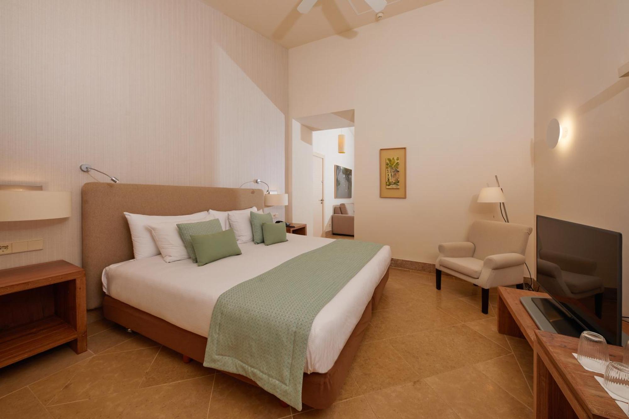 Junior Suite at Ponent,1588061264:JPEG