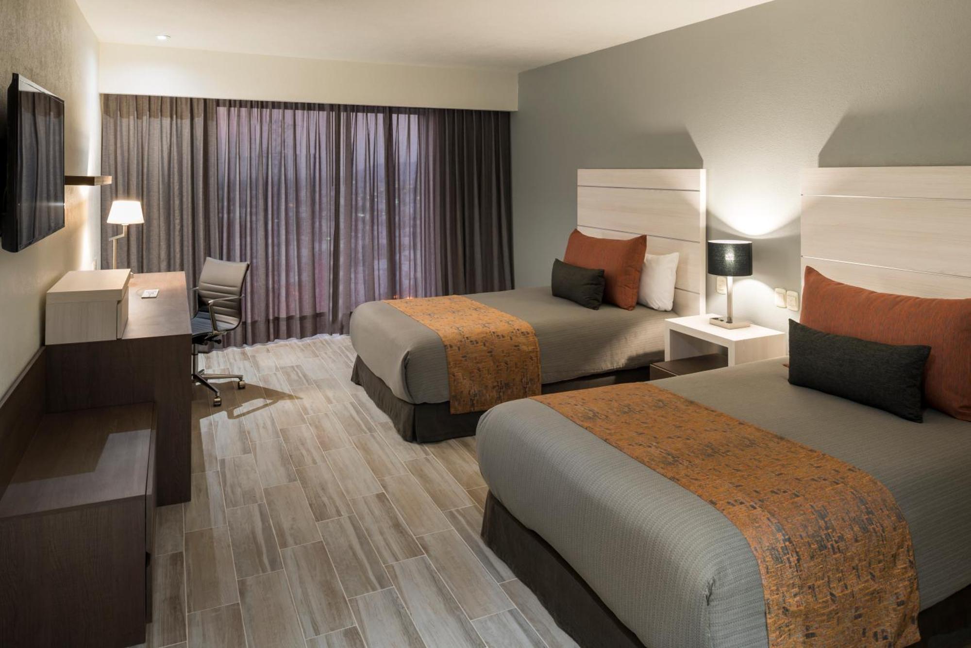 Deluxe Two Beds