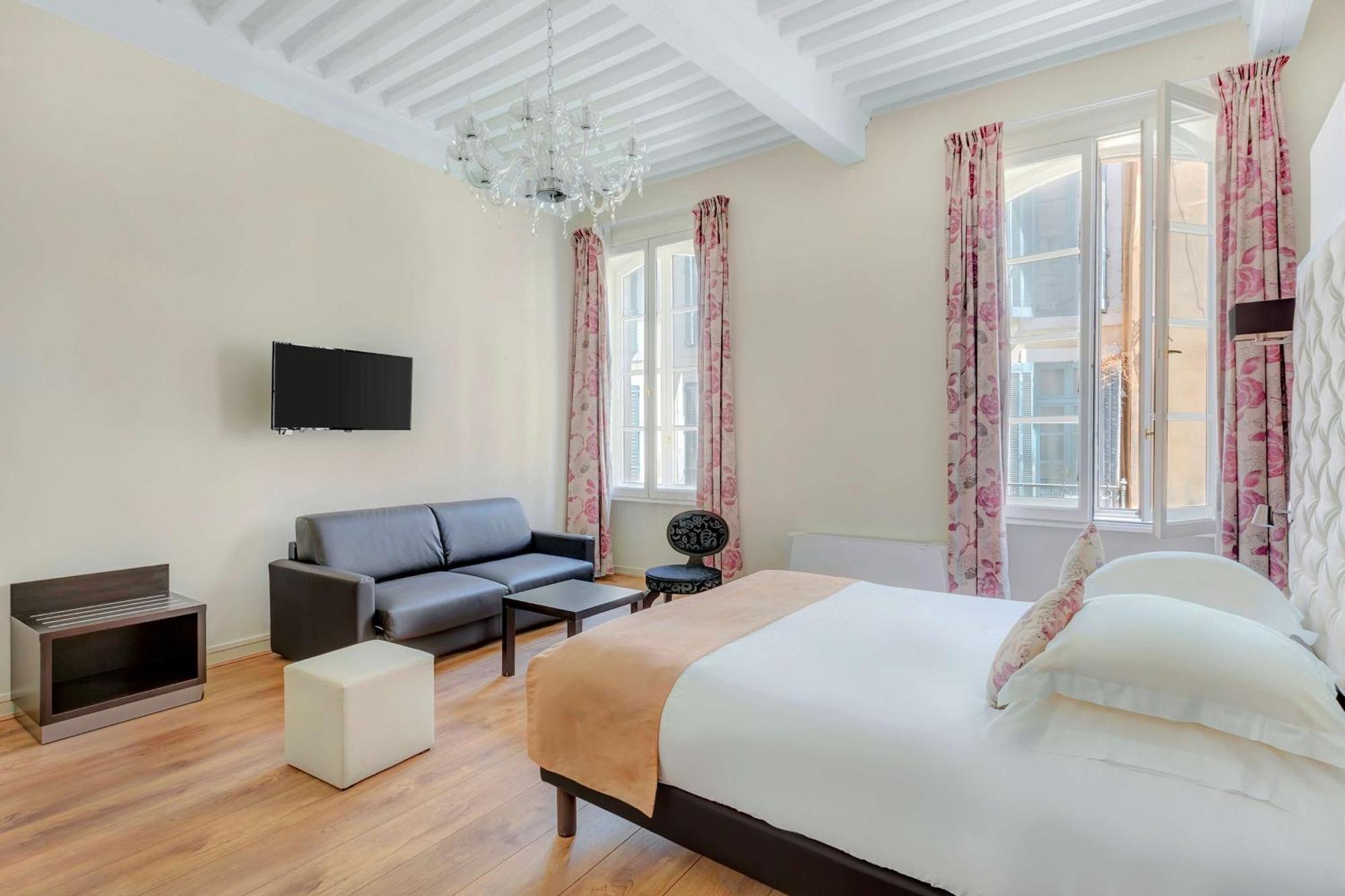 Junior Queen Suite,1273909708:JPEG