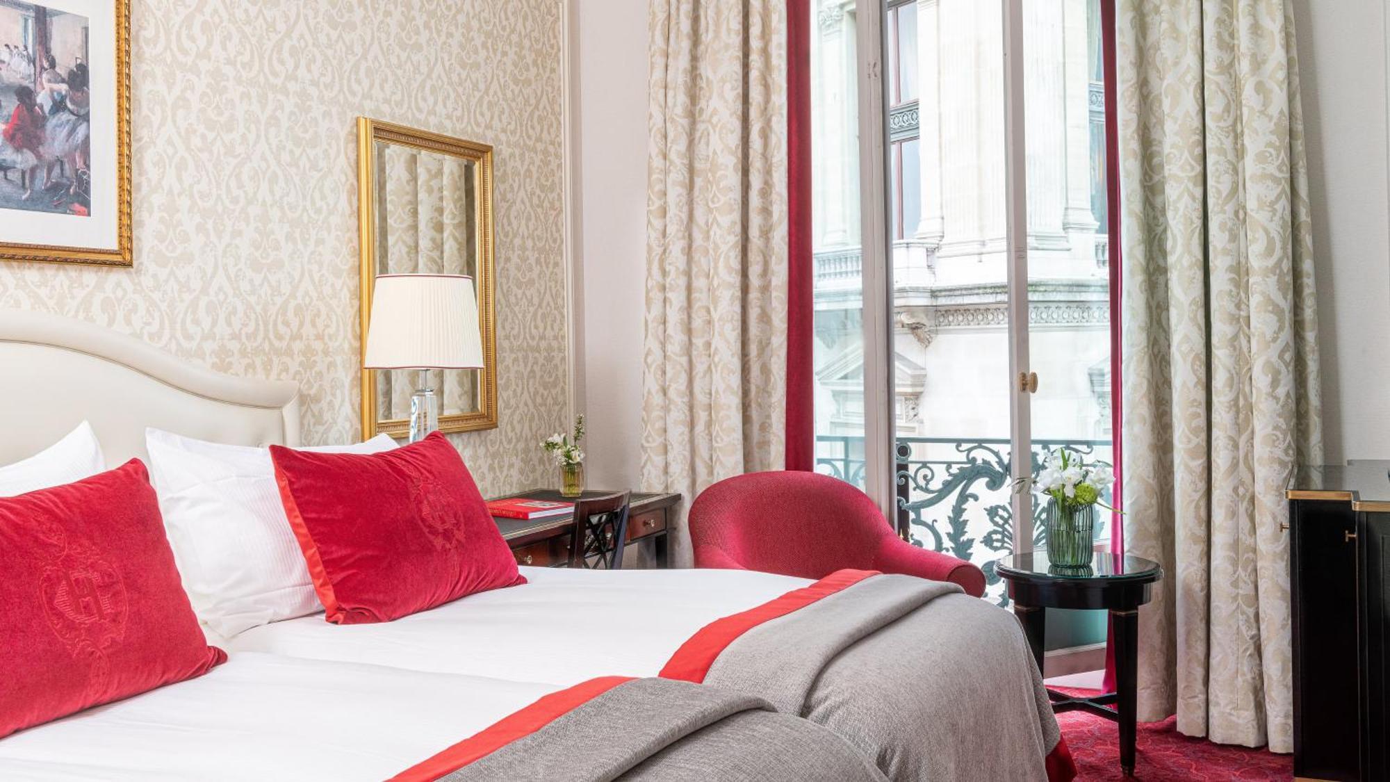 Classic Tweepersoonskamer met 2 Aparte Bedden, Balkon en Uitzicht op de Opéra national de Paris.