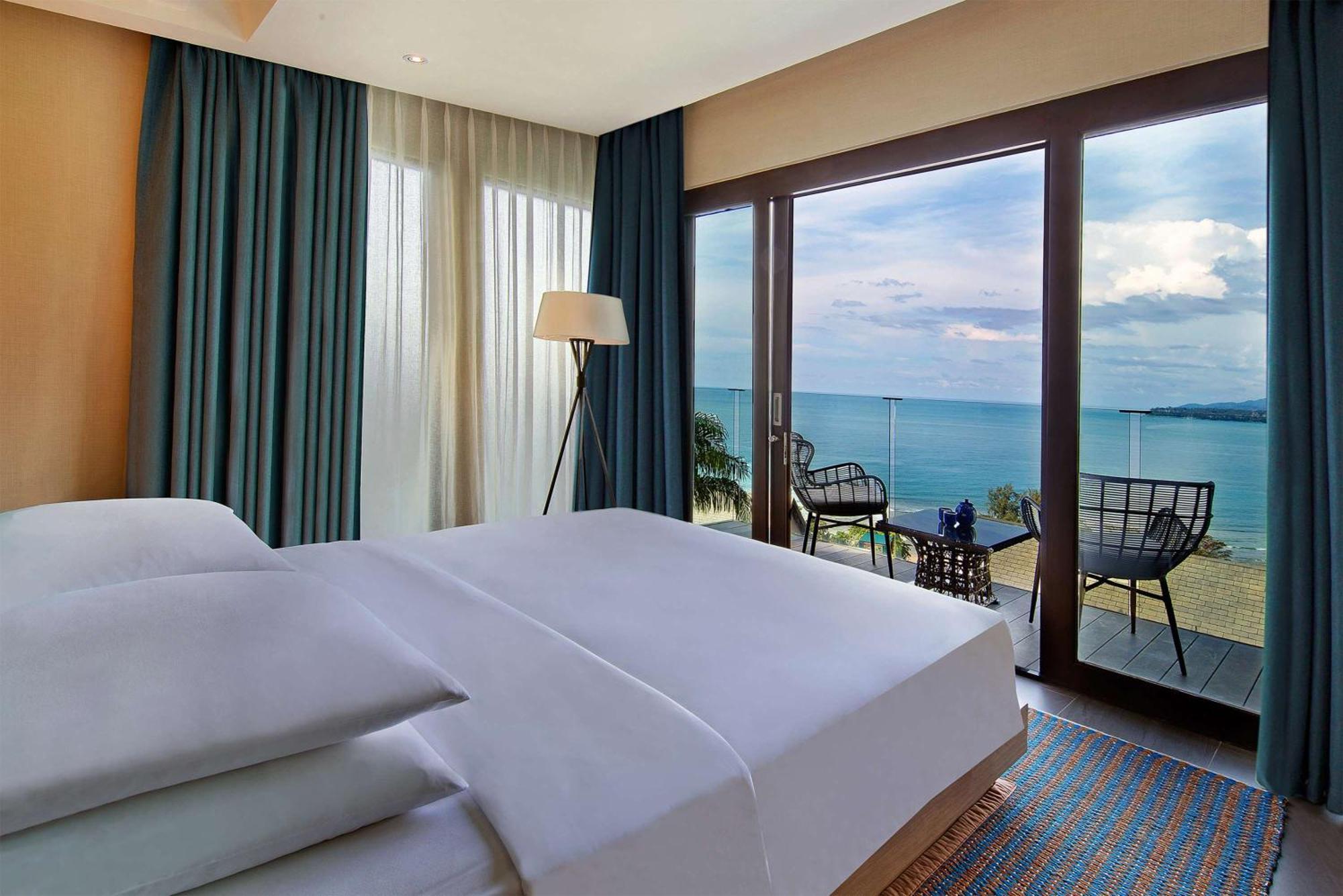 Hilltop King Suite with Ocean View