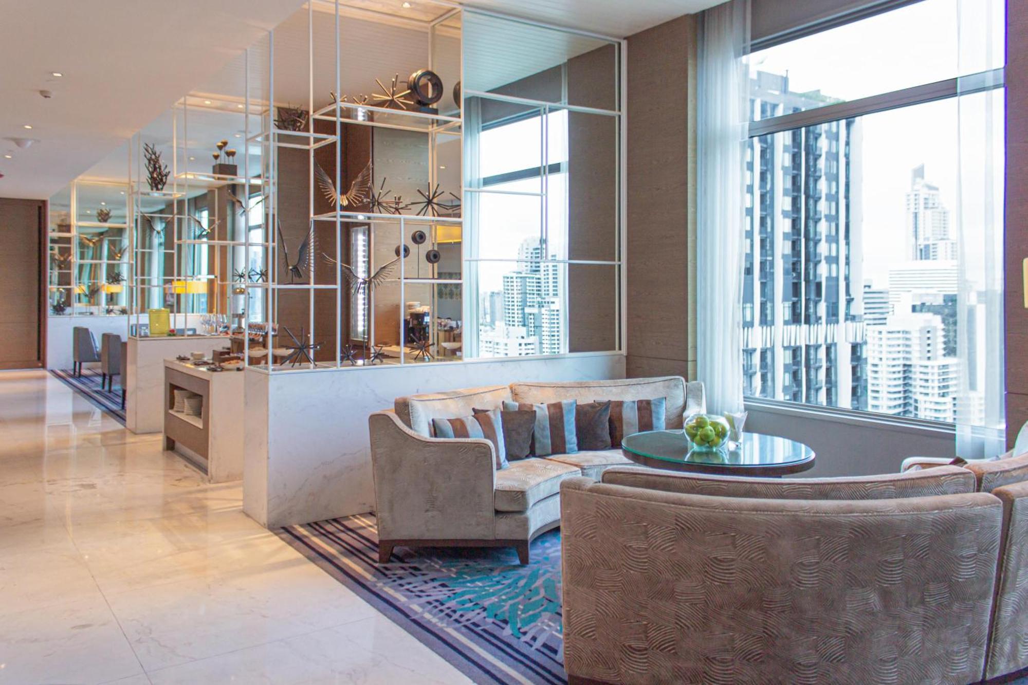 One-Bedroom Suite Lounge Access