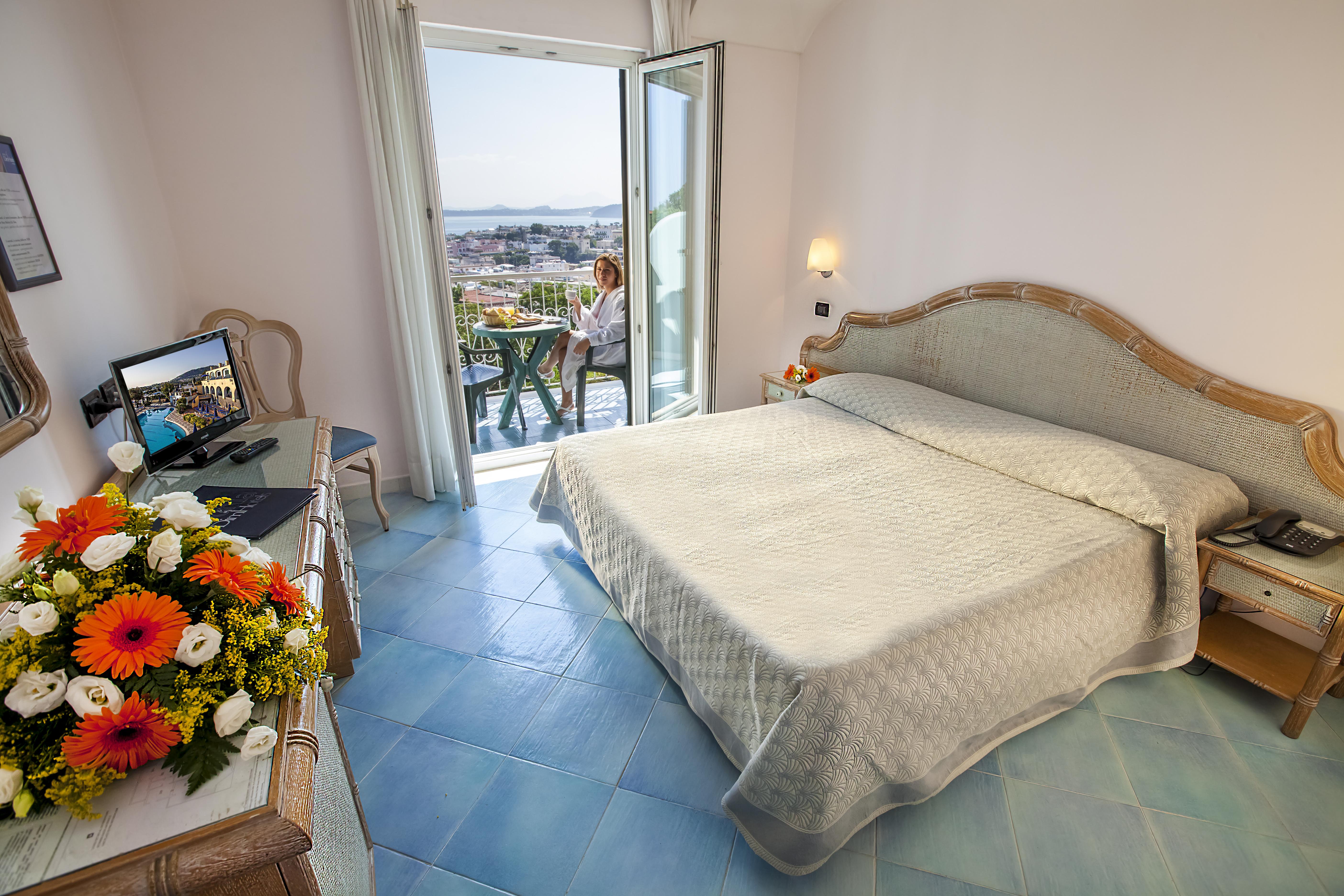 Double or Twin Room with Sea View