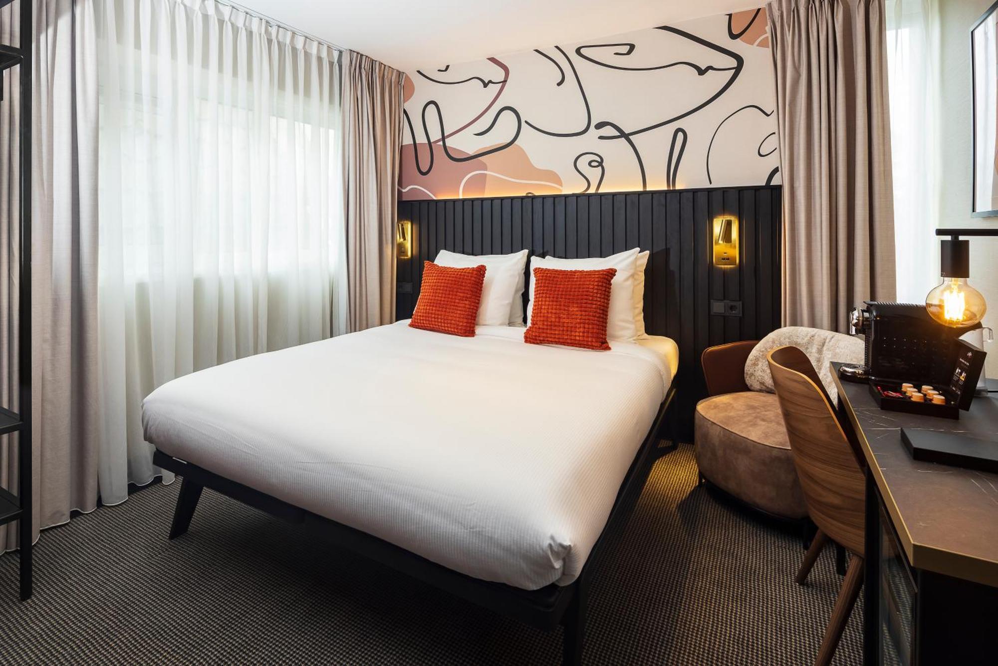 Small Double Room,1275277813:JPEG