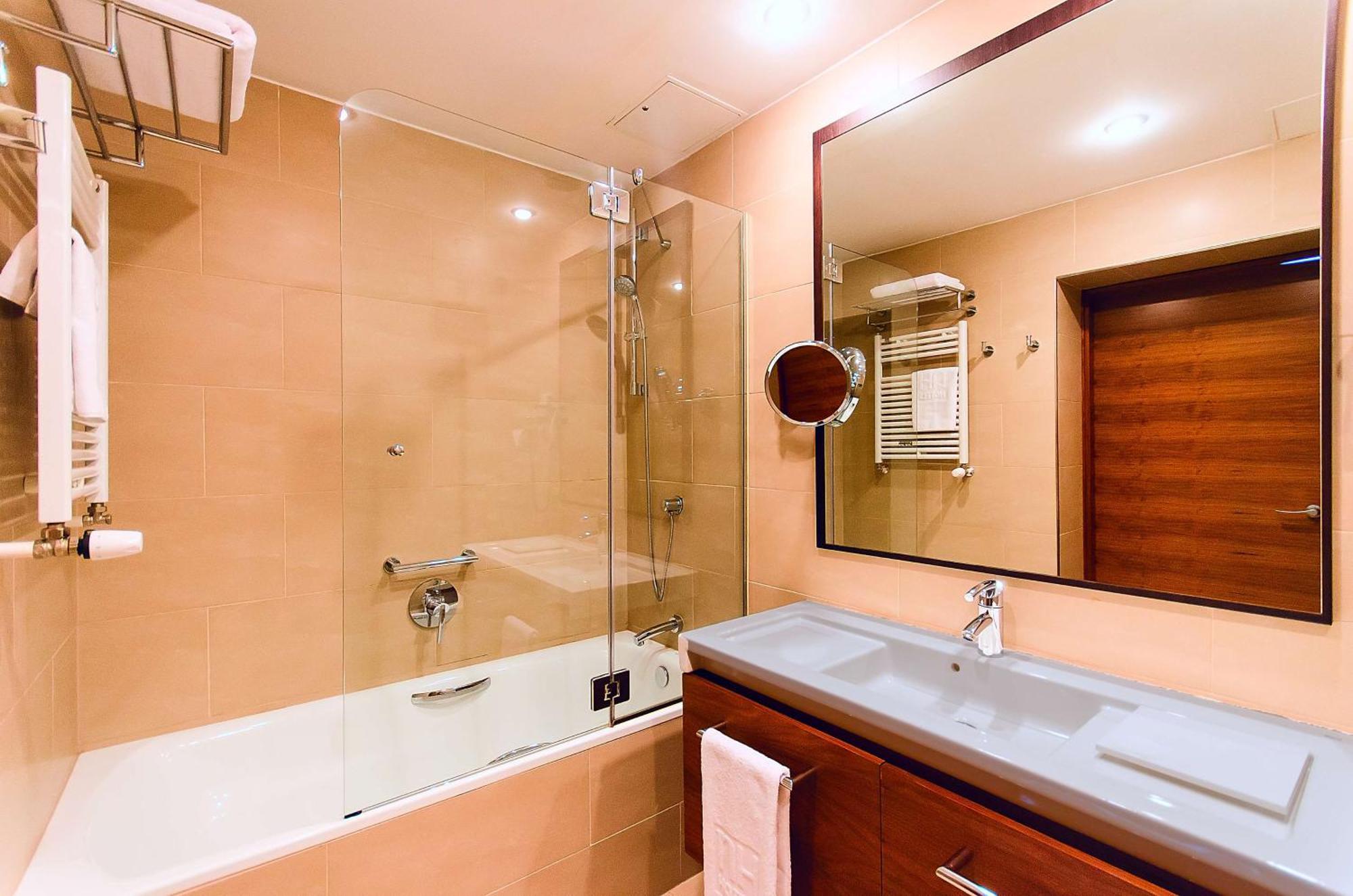 Standard Double or Twin Room Extra Bed,1277056009:JPEG