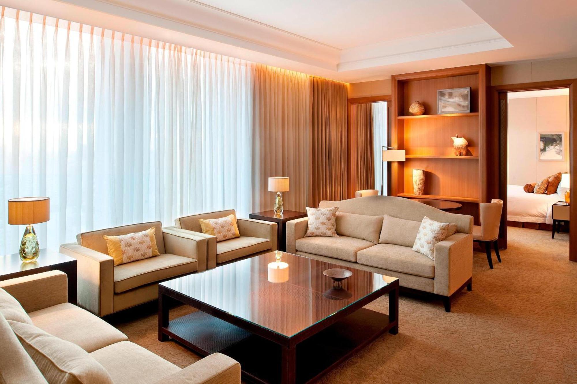 Executive King Suite with Skyline View