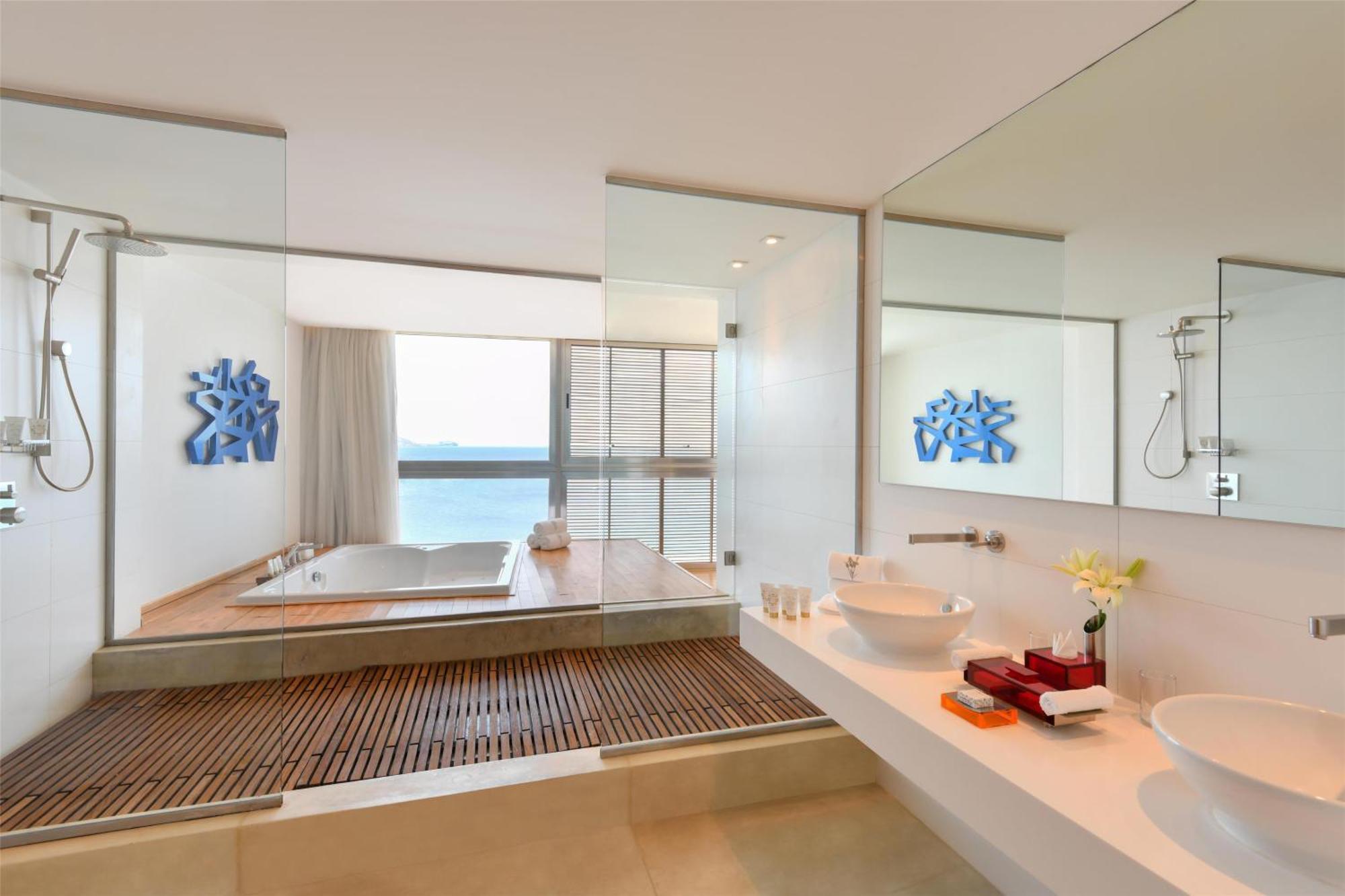 Executive Panoramic Sea View Suite (King Size Bed),1278053215:JPEG