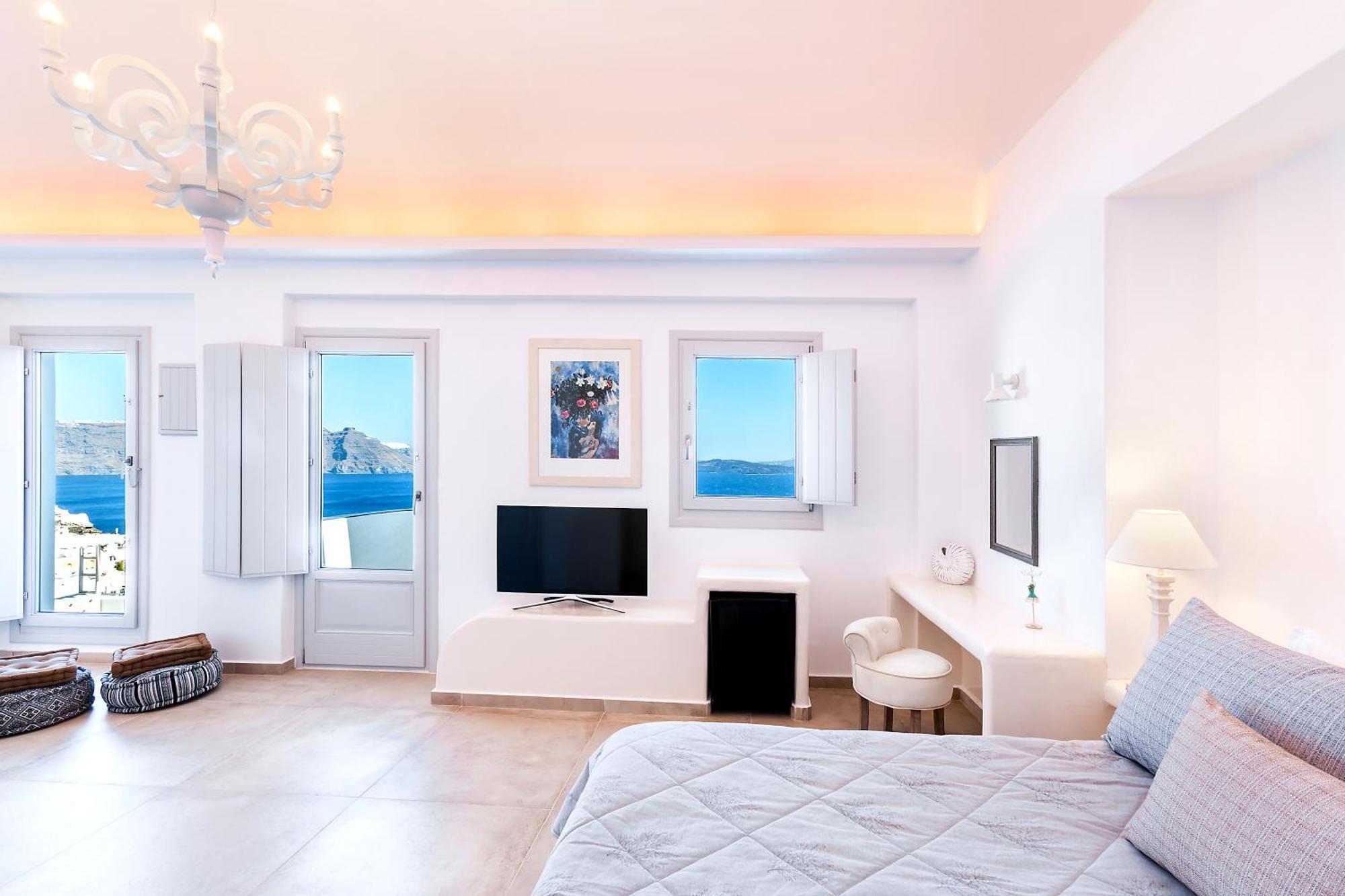 Master Suite with Outdoor Hot Tub & Caldera View
