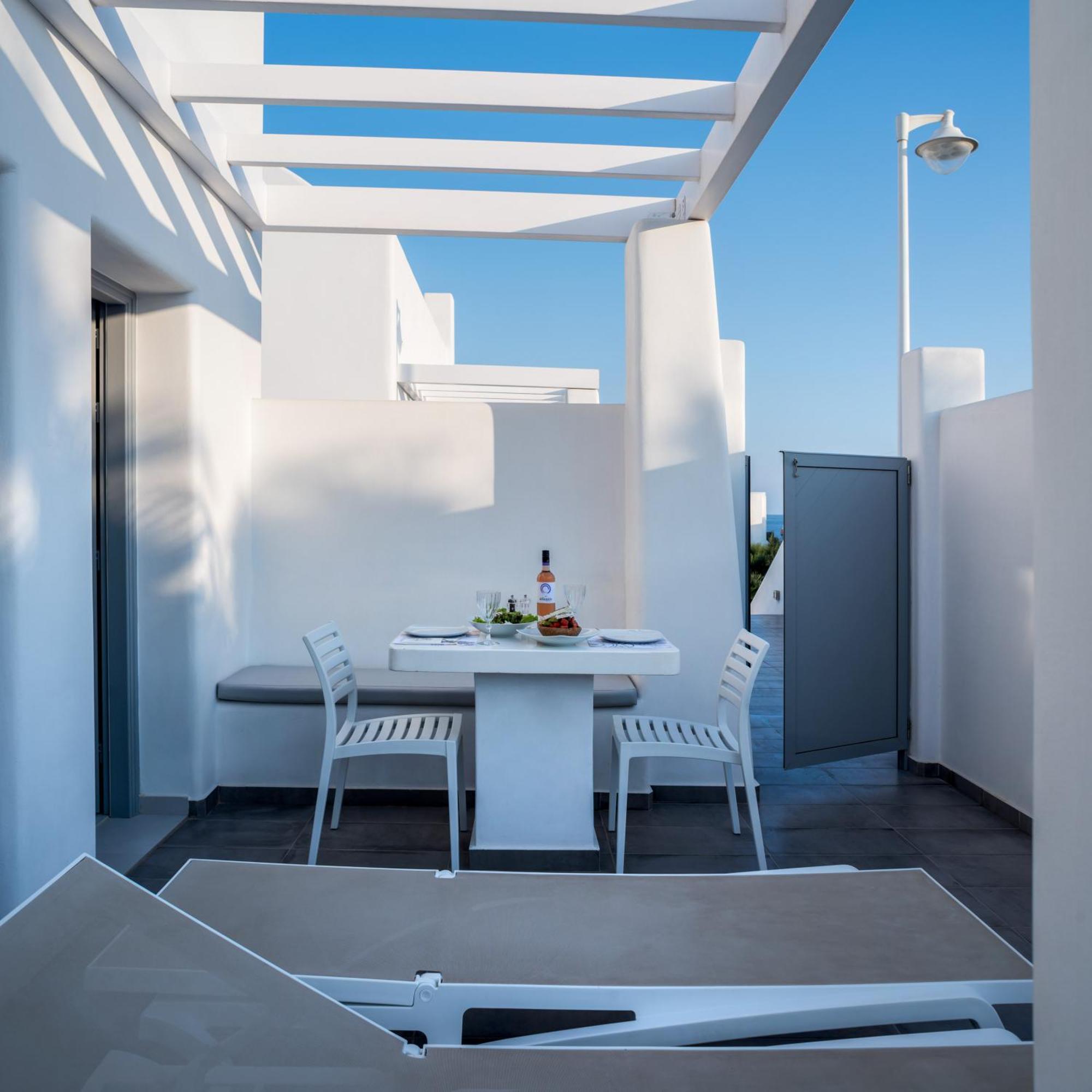 Superior Suite Outdoor Jetted Tub Split Level