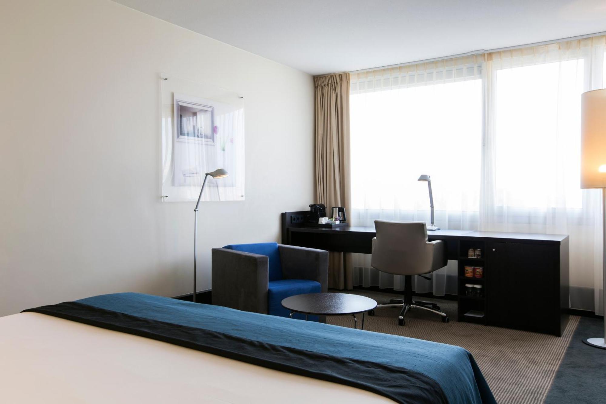 Premium King Room with City View,1281573520:JPEG