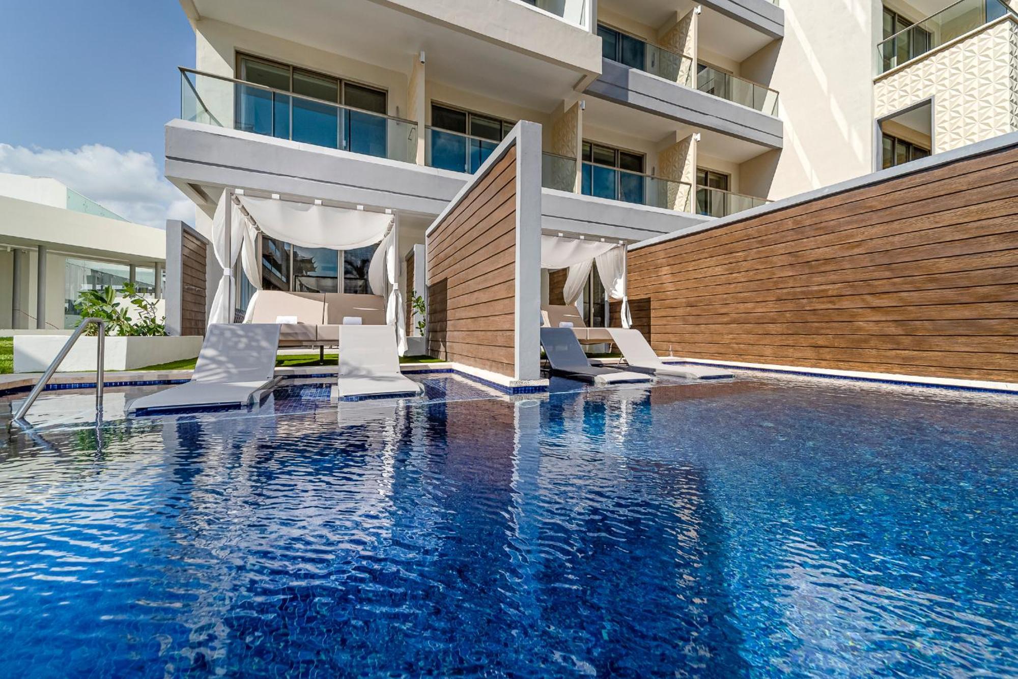 Junior Suite Swim Out,1287373927:JPEG