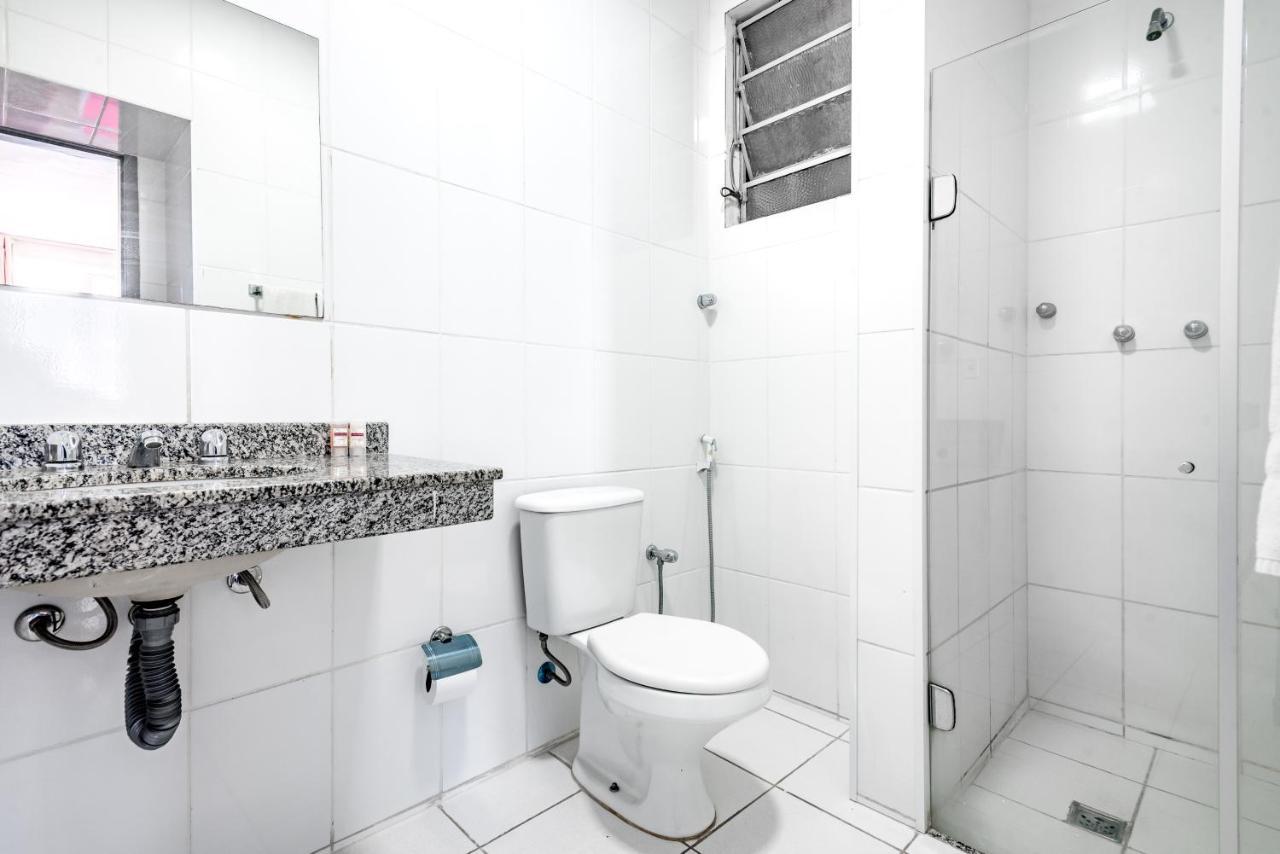 Quarto com 2 Camas de Solteiro